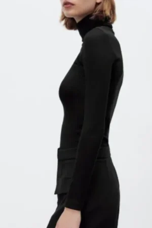 Stretch Rlbbed Turtleneck