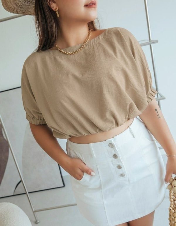 Button Clinched Crop Top