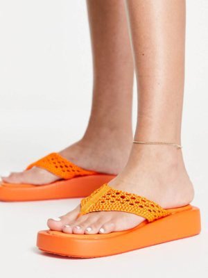 WOVEN CHUNKY TOE THONG SANDAL