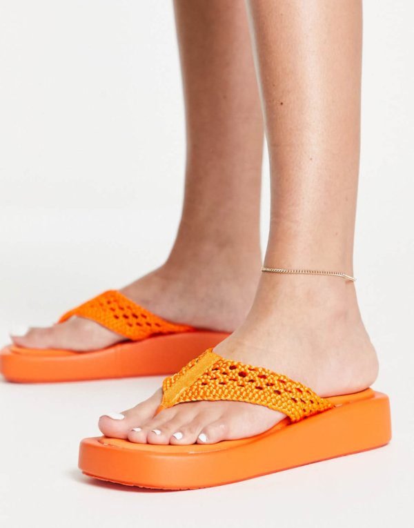 WOVEN CHUNKY TOE THONG SANDAL