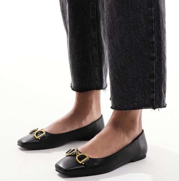 Leighton Square toe Ballet Flats