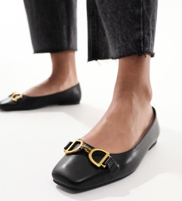 Leighton Square toe Ballet Flats