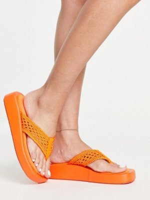 asos-design-fonda-chunky-woven-toe-thong-sandals-in-orange (3)