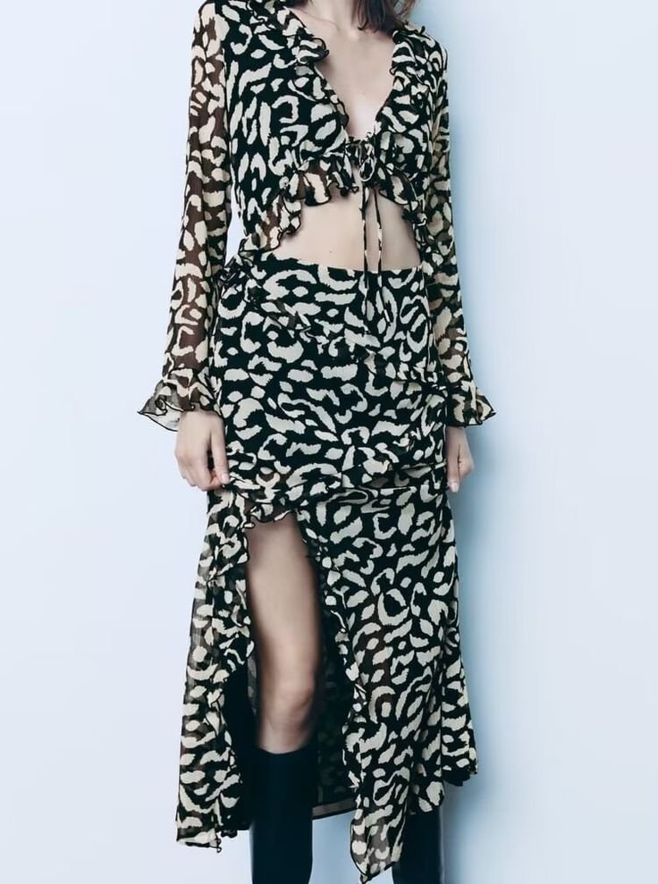 Black And Cream Abstract Print Maxi with Slit - Image 3