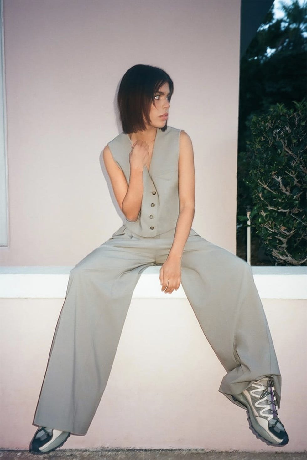 Contrast Waist Pleated Wide-Leg Trousers - Image 5