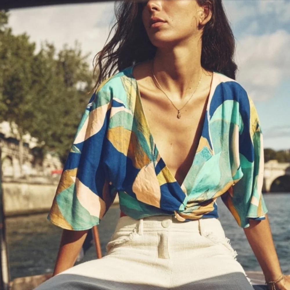 Abstract Printed Tie-Front Crop Top - Image 3