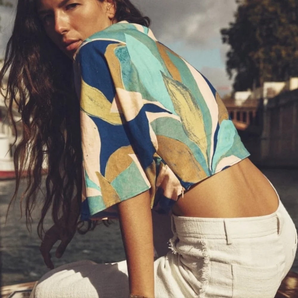 Abstract Printed Tie-Front Crop Top - Image 2
